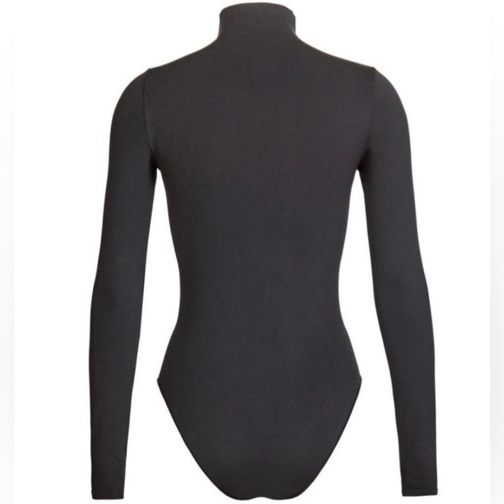 SKIMS KIM Kardashian Essential Longsleeve Onyx Black SMALL/MEDIUM MSRP $78 NWT